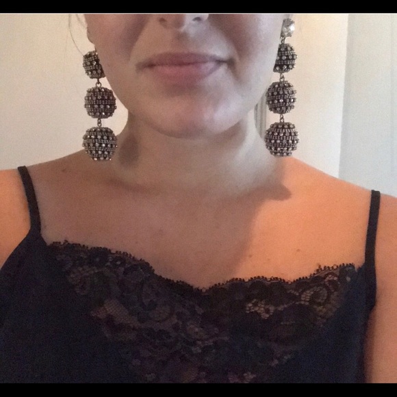 Gorgeous Banana Republic Earrings - Picture 2 of 3